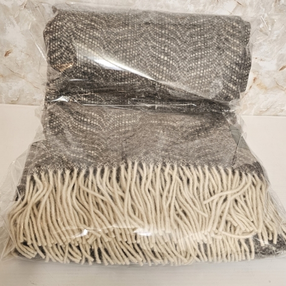 Fibre By Auskin Wool Fringed Throw Blanket - Picture 14 of 14